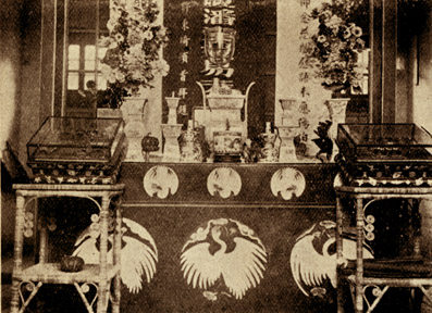 A Room in the City of the Dead