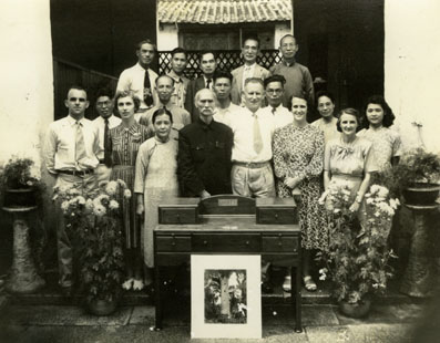 Presentation to General Ng